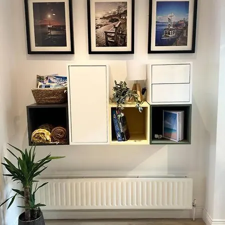 55 Malin Road * موفيل