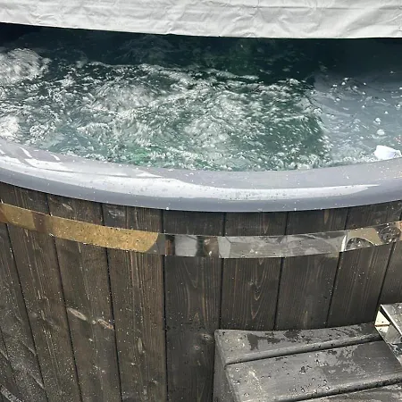 55 Malin Road * موفيل